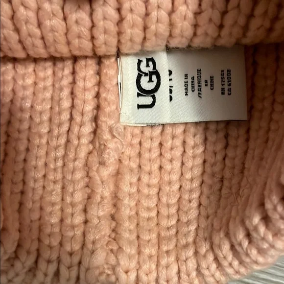 UGG Chunky Knit Beanie in baby pink - Picture 3 of 8